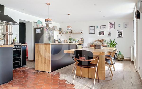 Maison à vendre    5 pièces •  Cours-de-Pile