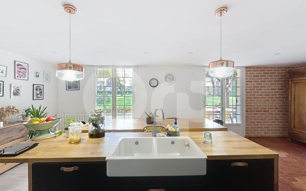 Maison à vendre    5 pièces •  Cours-de-Pile