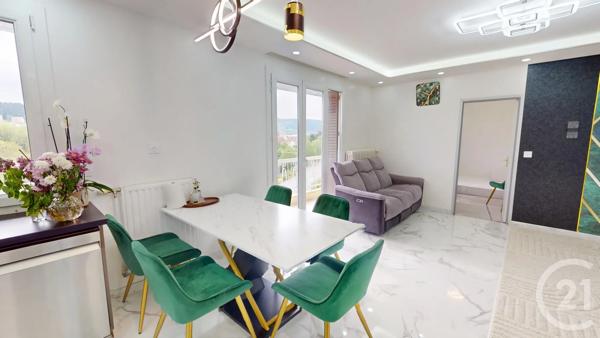 Appartement à vendre  4 pièces - 77,24 m 2   PONTARLIER  - 25