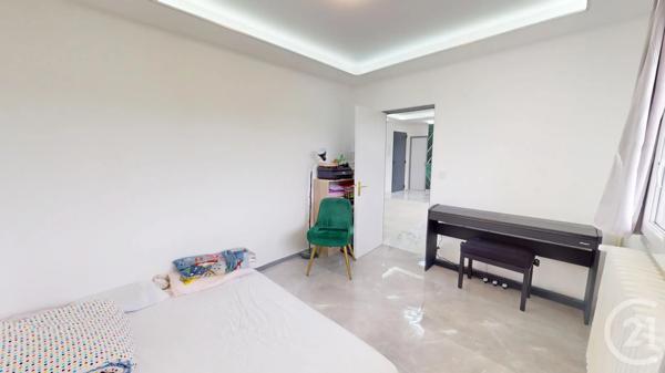 Appartement à vendre  4 pièces - 77,24 m 2   PONTARLIER  - 25