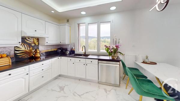 Appartement à vendre  4 pièces - 77,24 m 2   PONTARLIER  - 25
