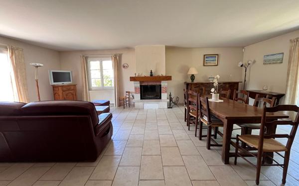 Maison à vendre    6 pièces • 182 m2 Saint-Denis-en-Val