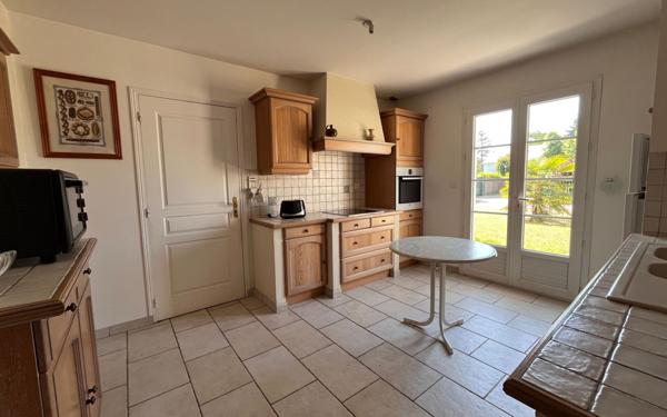 Maison à vendre    6 pièces • 182 m2 Saint-Denis-en-Val