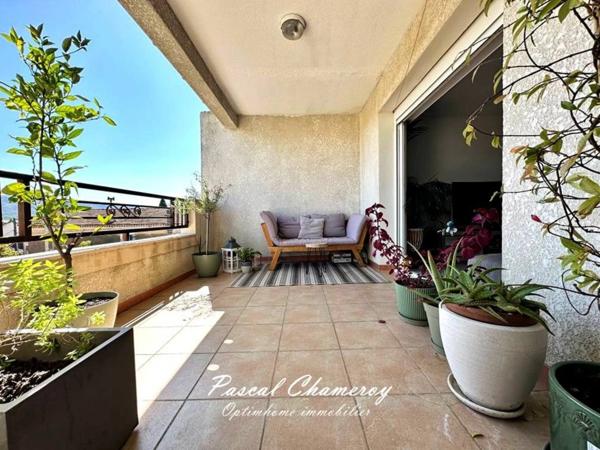 CAVAILLON | Très beau T3 de 61 m² avec terrasse couverte et stationnement privatif en petite résidence fermée