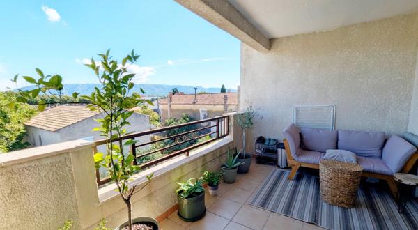 CAVAILLON | Très beau T3 de 61 m² avec terrasse couverte et stationnement privatif en petite résidence fermée