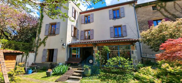 Maison 8 pièce(s) 5 chambre(s) 250 m²