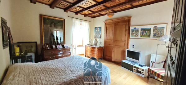 Maison 8 pièce(s) 5 chambre(s) 250 m²