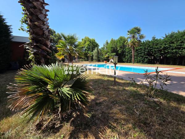 Maison
         6 pièces
        - 300 m² Exclusivité 1 155 000 € *