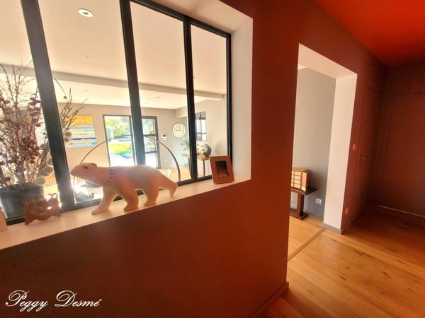 Maison à vendre 6 pièces L'HOUMEAU (17) - 173 m2 - Parcelle de 1100 m2 - 4 chambres, 1 bureau - Piscine chauffée - Double garage