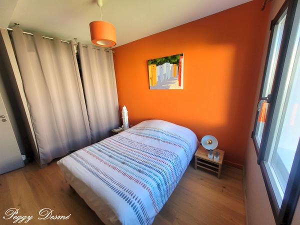 Maison à vendre 6 pièces L'HOUMEAU (17) - 173 m2 - Parcelle de 1100 m2 - 4 chambres, 1 bureau - Piscine chauffée - Double garage