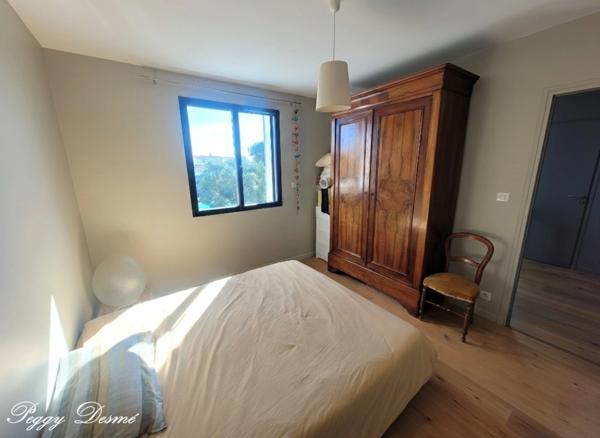 Maison à vendre 6 pièces L'HOUMEAU (17) - 173 m2 - Parcelle de 1100 m2 - 4 chambres, 1 bureau - Piscine chauffée - Double garage