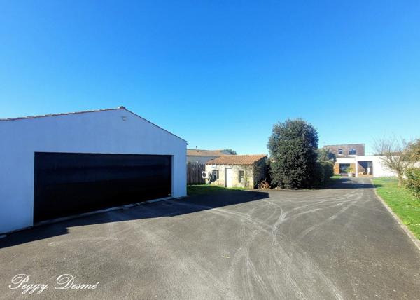 Maison à vendre 6 pièces L'HOUMEAU (17) - 173 m2 - Parcelle de 1100 m2 - 4 chambres, 1 bureau - Piscine chauffée - Double garage