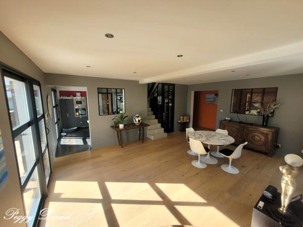 Maison à vendre 6 pièces L'HOUMEAU (17) - 173 m2 - Parcelle de 1100 m2 - 4 chambres, 1 bureau - Piscine chauffée - Double garage