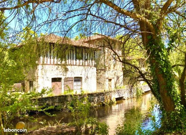 SAINT LEONARD DE NOBLAT - Murs A VENDRE - 600 m² + 8 000 m² de terrain