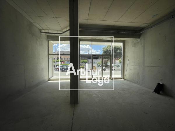 Bureaux ou commerce à louer de 136 m2 - Quartier Polygone - très belle visibilité