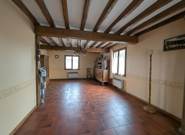 “LA FAMILIALE” – Maison 6 pièces sur sous-sol total avec grand terrain sans vis-à-vis à Gournay-en-Bray