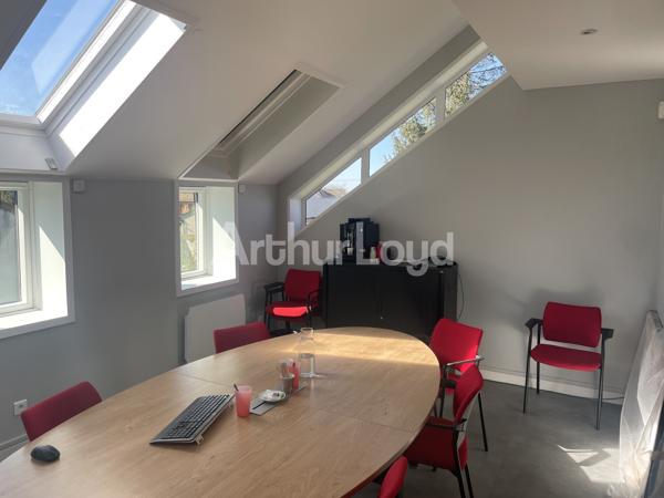 Bureaux à louer ou à vendre à Saint-Nicolas accès rapide grands axes