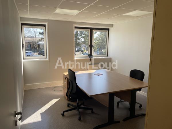Bureaux à louer ou à vendre à Saint-Nicolas accès rapide grands axes
