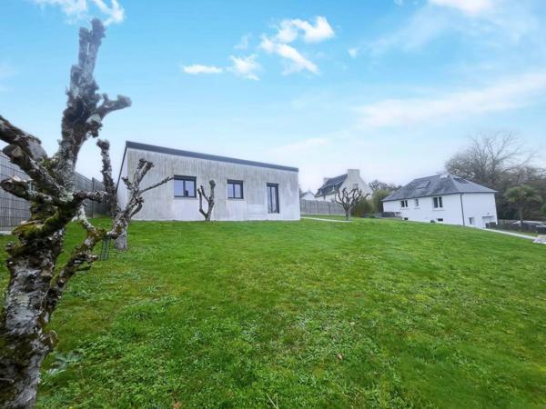 Maison de 90m2 avec dépendance de plus de 65m2 sans travaux Châteauneuf du Faou