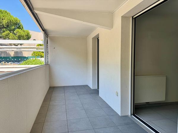 A louer Appartement de type 2 avec terrasse et box à Marseille 13008 Quartier BONNEVEINE