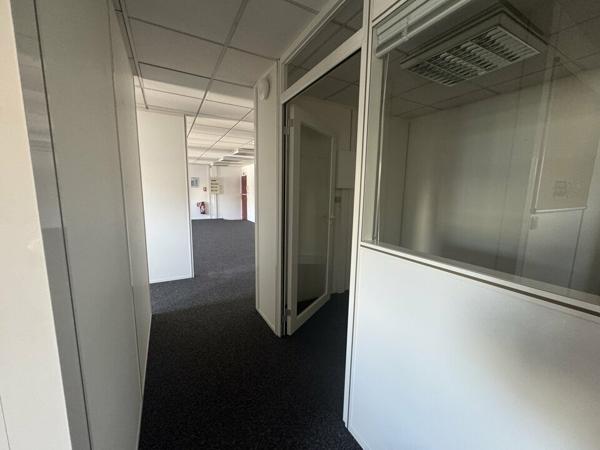 TOURS HYPER CENTRE JEAN JAURES BUREAUX A LOUER DE 90 M² AVEC 1 PARKING TRAM BUS