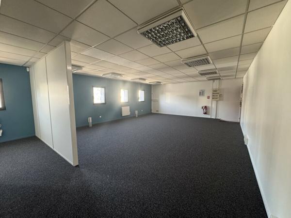 TOURS HYPER CENTRE JEAN JAURES BUREAUX A LOUER DE 90 M² AVEC 1 PARKING TRAM BUS