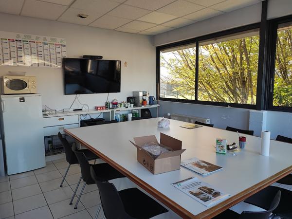 Bureaux occupés Isle 450 m²