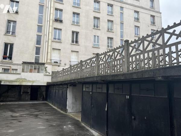 Paris 75018 - Rue Ordener - Ensemble d'emplacements parkings/box et de remises