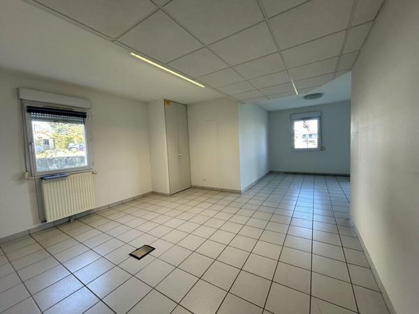 A LOUER Châtenoy le Royal Bureaux de 95 m² à louer