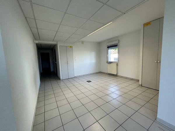 A LOUER Châtenoy le Royal Bureaux de 95 m² à louer