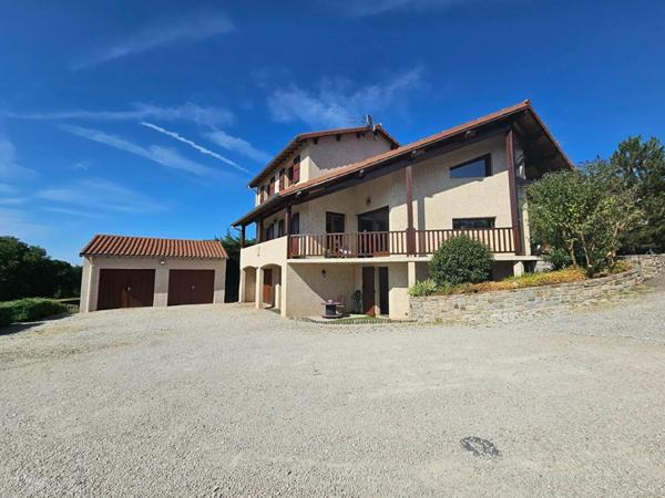 Monistrol-sur-Loire 43120 Maison d'architecte 141m² habitables 4 chambres sur parc arboré de 2030m²