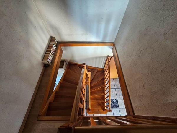 Monistrol-sur-Loire 43120 Maison d'architecte 141m² habitables 4 chambres sur parc arboré de 2030m²