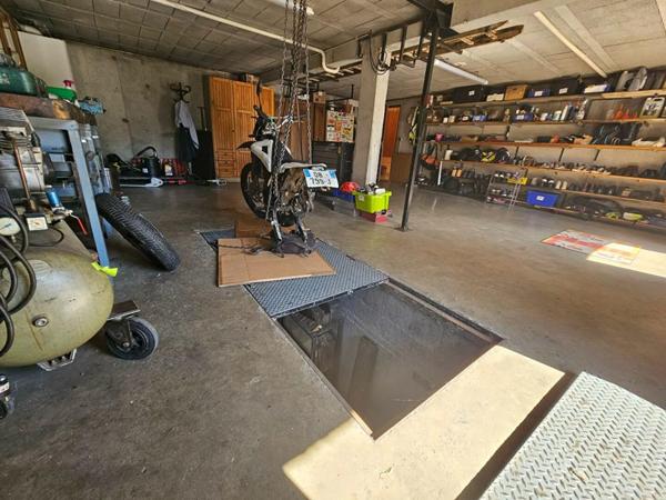 Monistrol-sur-Loire 43120 Maison d'architecte 141m² habitables 4 chambres sur parc arboré de 2030m²