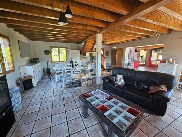 Monistrol-sur-Loire 43120 Maison d'architecte 141m² habitables 4 chambres sur parc arboré de 2030m²