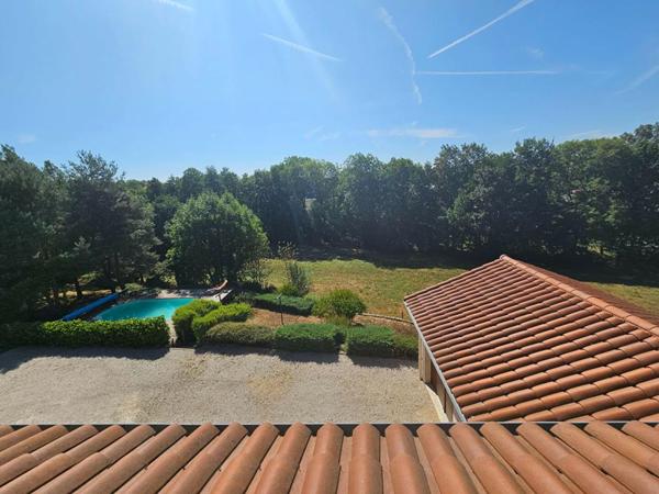 Monistrol-sur-Loire 43120 Maison d'architecte 141m² habitables 4 chambres sur parc arboré de 2030m²