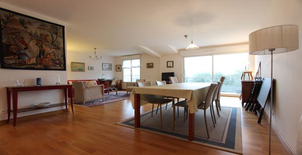 AU CENTRE DE QUIMPER, UN RARISSIME DERNIER ÉTAGE. - L'agence Immobilier & Associés