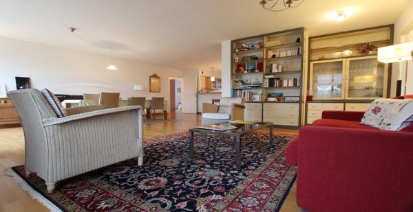 AU CENTRE DE QUIMPER, UN RARISSIME DERNIER ÉTAGE. - L'agence Immobilier & Associés