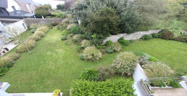 AU CENTRE DE QUIMPER, UN RARISSIME DERNIER ÉTAGE. - L'agence Immobilier & Associés