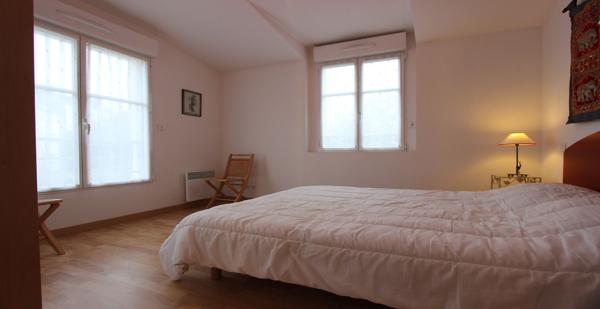 AU CENTRE DE QUIMPER, UN RARISSIME DERNIER ÉTAGE. - L'agence Immobilier & Associés