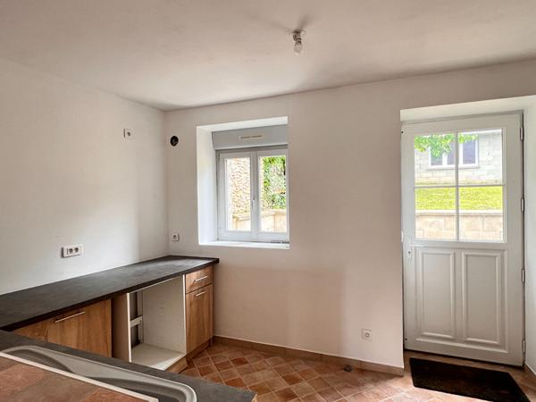 NOAILLES Maison SEJOUR, CUISINE, 4 CHAMBRES, GARAGE, DEPENDANCE, JARDIN