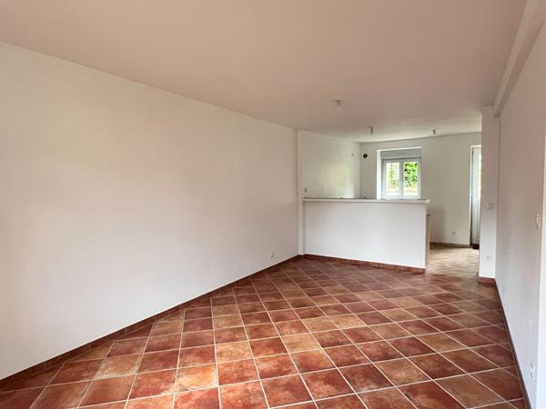 NOAILLES Maison SEJOUR, CUISINE, 4 CHAMBRES, GARAGE, DEPENDANCE, JARDIN