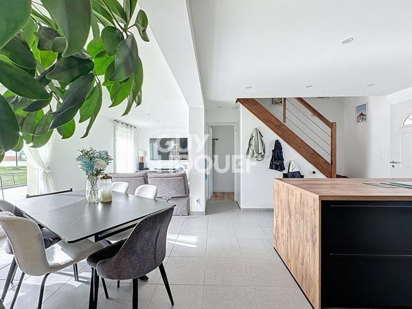 MAISON À VENDRE DE 5 PIÈCES DE 110,00 M²