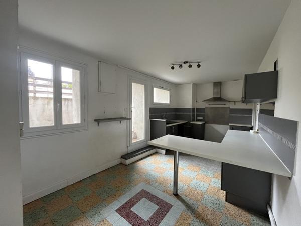 Maison à louer 860 € CC Xanton-Chassenon 6 p 127 m² DPE D