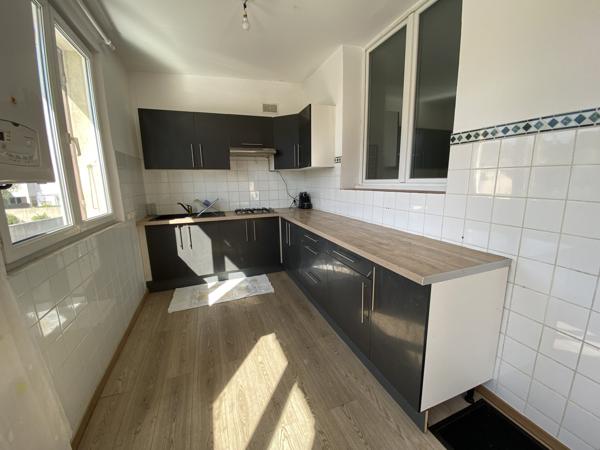 Maison
                                                                                                                                                                                                                                                                                                                        8 pièce(s)                                                                                                                                                                                                          4 chambre(s)                                                                                                                                                                                                          165  m²
