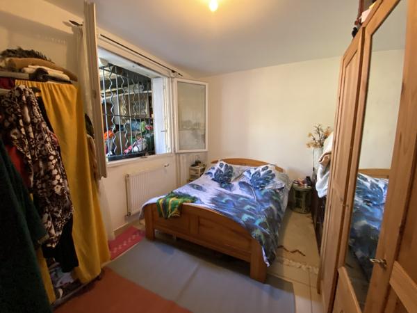 Maison
                                                                                                                                                                                                                                                                                                                        8 pièce(s)                                                                                                                                                                                                          4 chambre(s)                                                                                                                                                                                                          165  m²