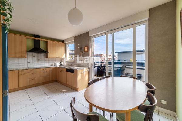 Attique 4 pièces 119 m² + terrasse 55 m² – nouveau bassin (58)