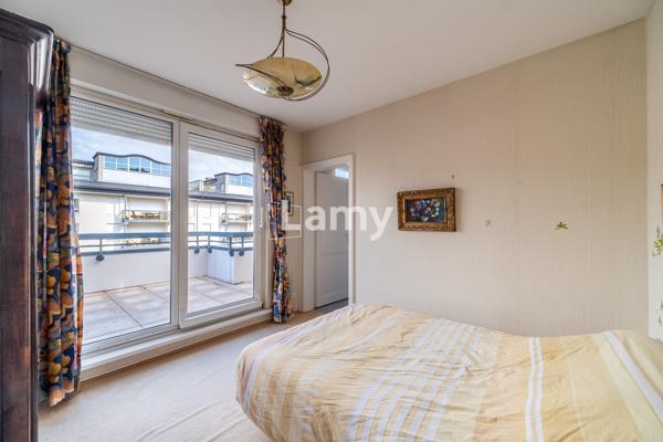 Attique 4 pièces 119 m² + terrasse 55 m² – nouveau bassin (58)