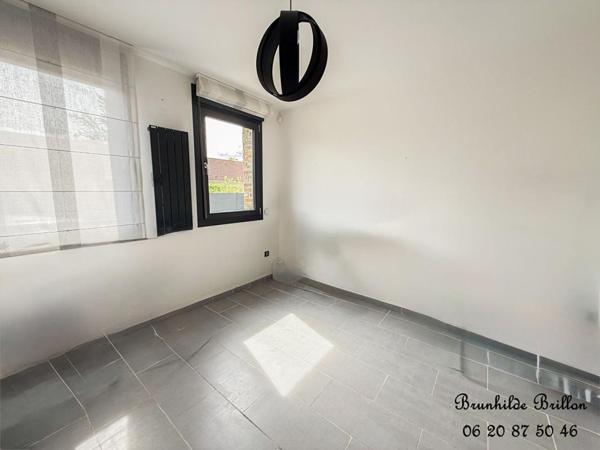 Pavillon 215m², 3 chambres, bureau, garage, piscine, jardin