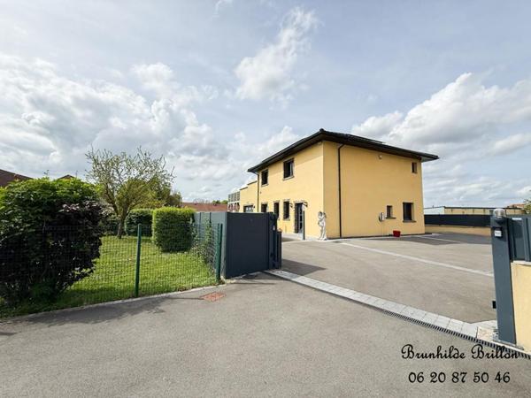 Pavillon 215m², 3 chambres, bureau, garage, piscine, jardin