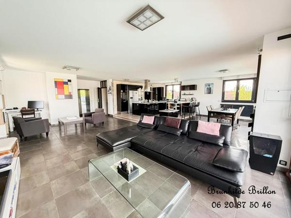 Pavillon 215m², 3 chambres, bureau, garage, piscine, jardin